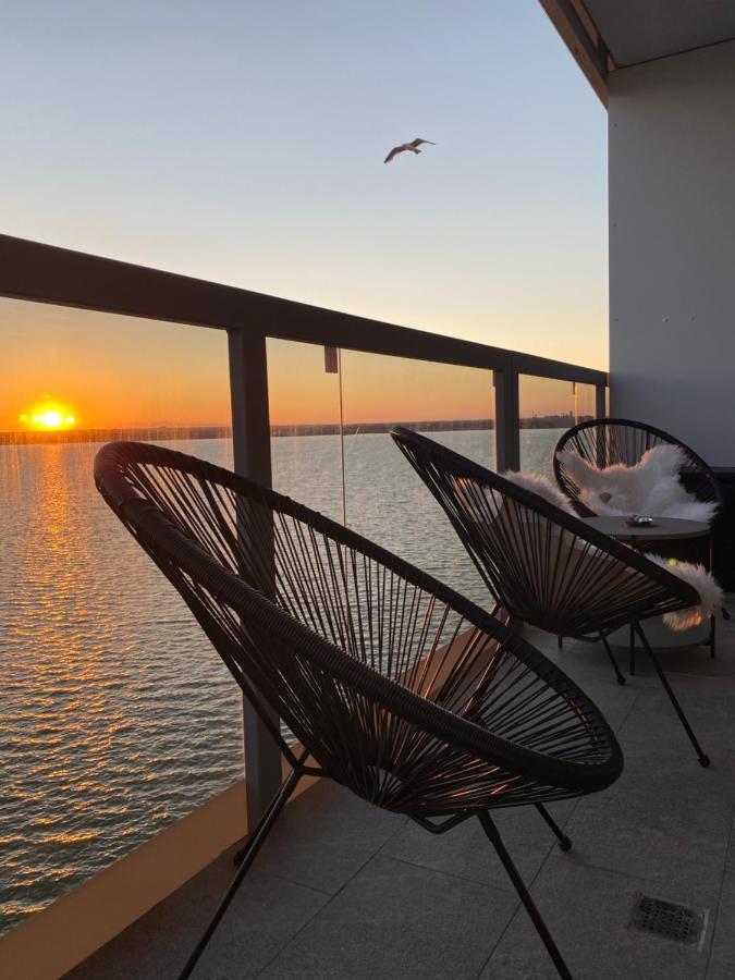 Mamaia Panoramic Lake Apartment Ngoại thất bức ảnh